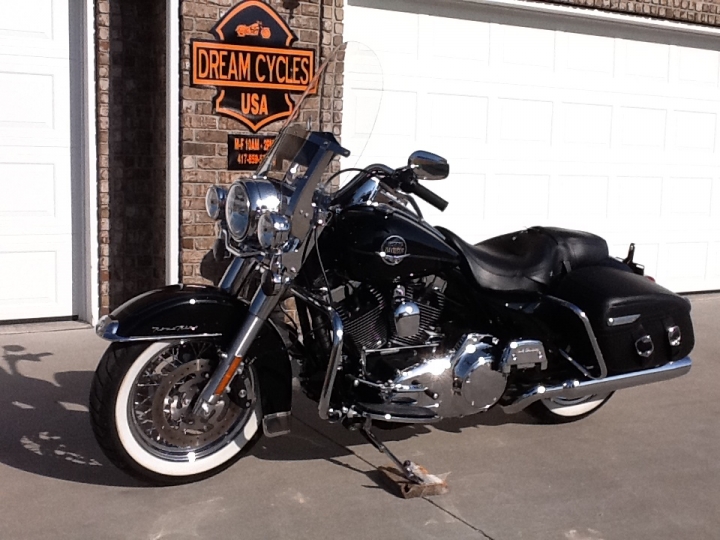 2010 Harley Davidson Road King Classic photograph