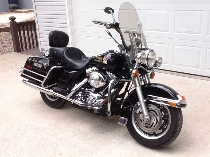 2005 Harley Davidson Road King Police FLHRPI photograph