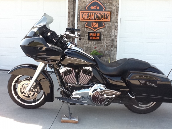 2010 Harley Davidson Road Glide FLTRX photograph