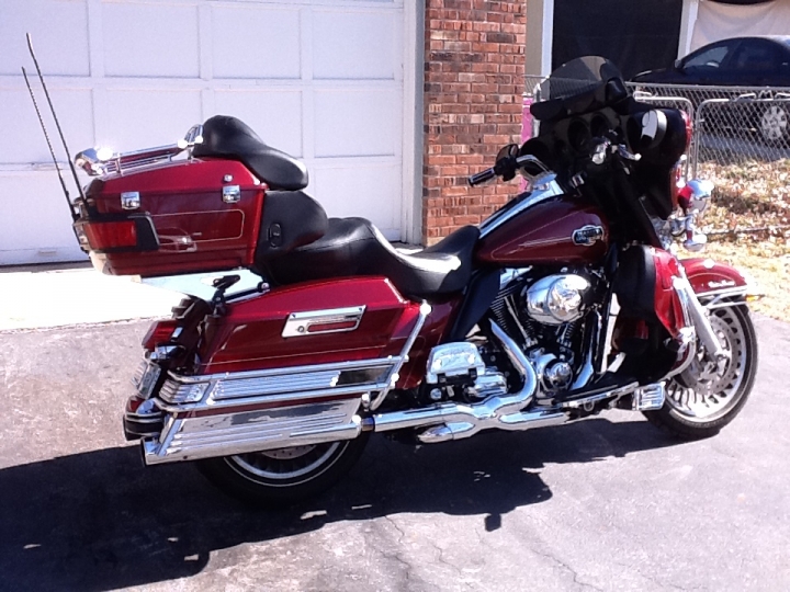 2009 Harley Davidson Ultra Classic FLHTCU photograph