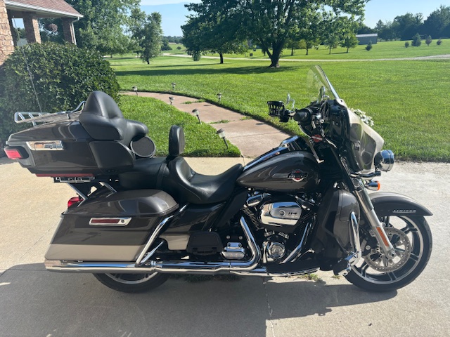 2023 HARLEY DAVIDSON ULTRA LIMITED photograph