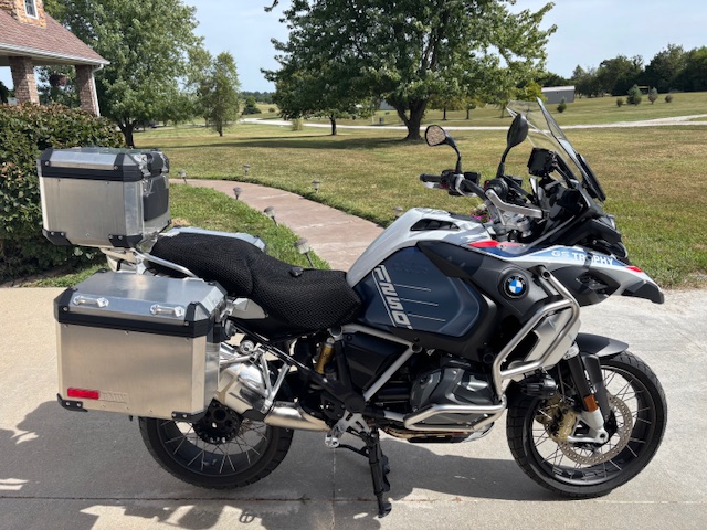 2024 BMW R1250 GS ADVENTRE TROPHY EDITION photograph