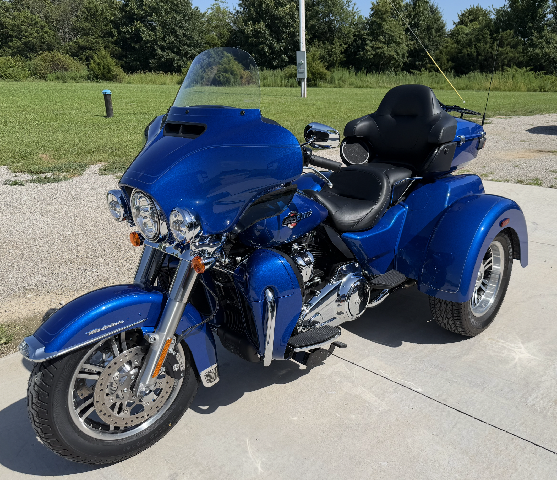 2024 Harley-Davidson Harley-Davidson Tri Glide Ultra Classic photograph