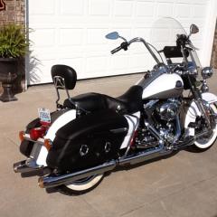 2009 Harley Davidson Road King Classic FLHRC thumbnail