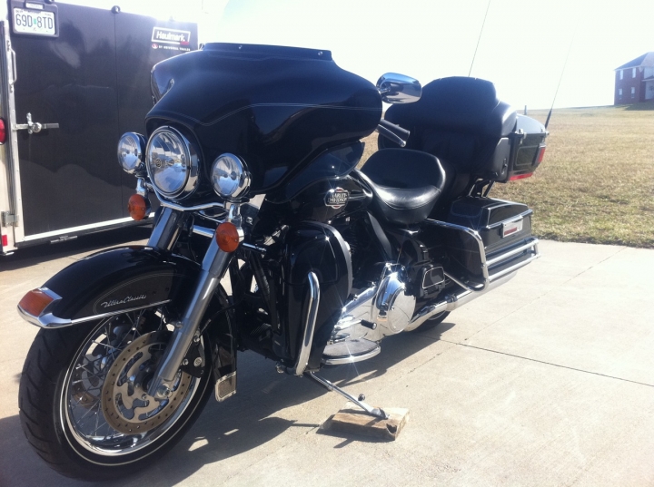 2010 Harley Davidson Ultra Classic FLHTCU photograph