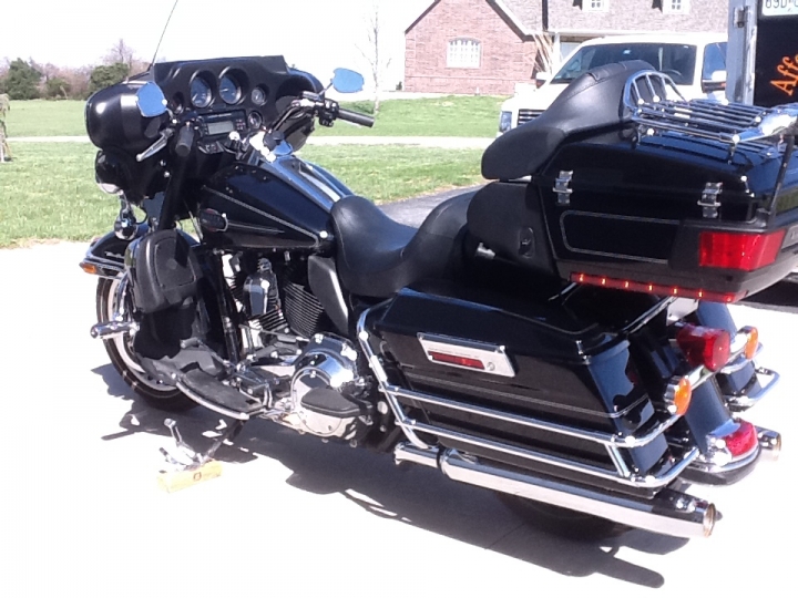 2009 Harley Davidson Ultra Classic FLHTCU photograph