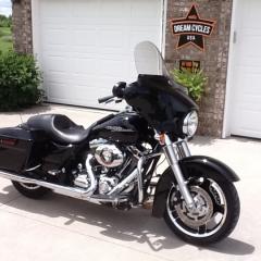 2011 Harley Davidson Street Glide FLHX thumbnail