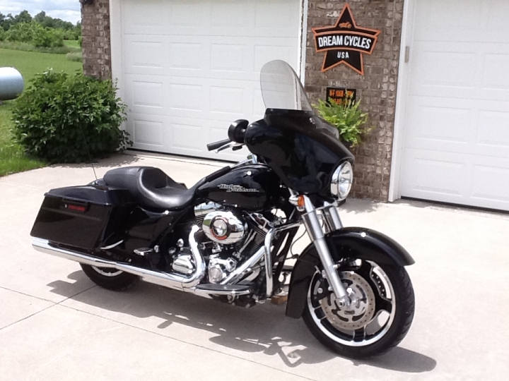 2011 Harley Davidson Street Glide FLHX photograph