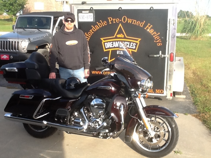 2014 Harley Davidson Ultra Classic ** FLHTCU photograph